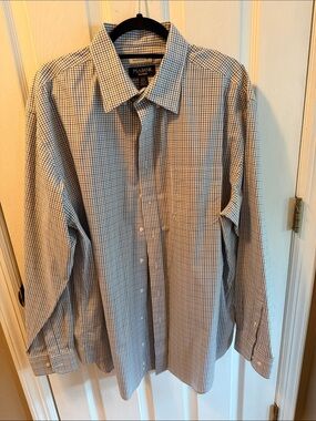 Jos. A. Bank Checked Dress Shirt (17 1/2 - 36/37)